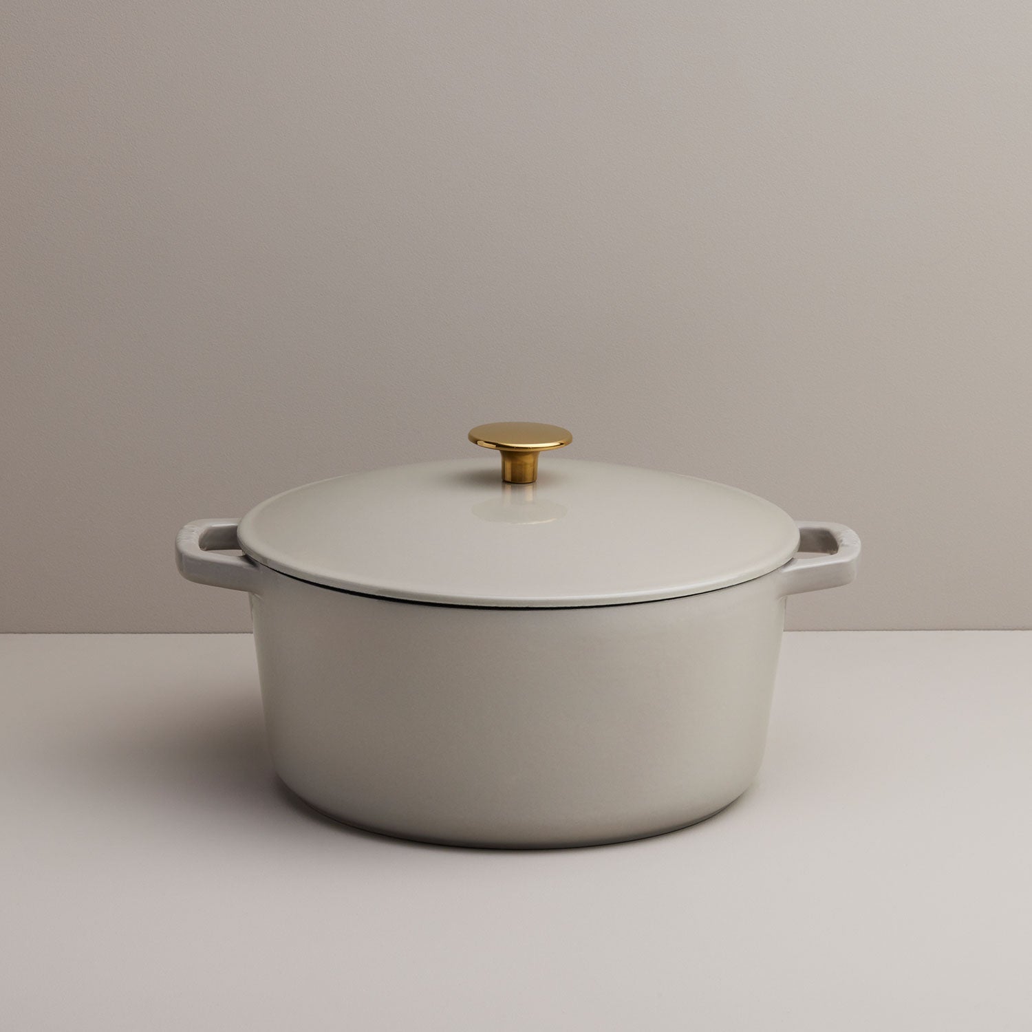 5.5 Quart Classic Dutch Oven